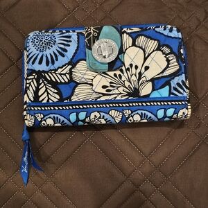 Vera Bradley Turn Lock Wallet, GUC